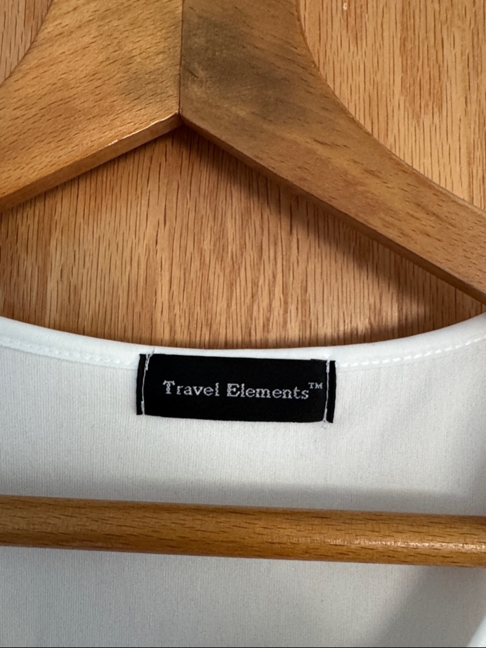 Travel Elements White Pleated Scoop Neck Tank - Picture 2 of 3